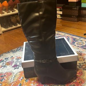 NWB! Black Karen Scott Boots! WideCalf size 7.5